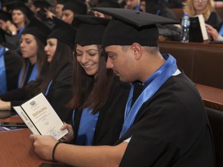 В Стопанска академия „Д. А. Ценов” се дипломира випуск 2019 в ОКС „бакалавър”