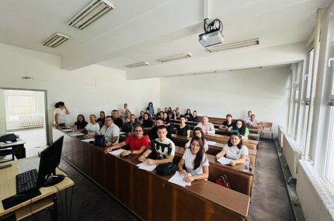 Катедра „Търговски бизнес“ проведе кръгла маса-дискусия за разискване на релацията „обучение – търговски бизнес – общинска администрация“