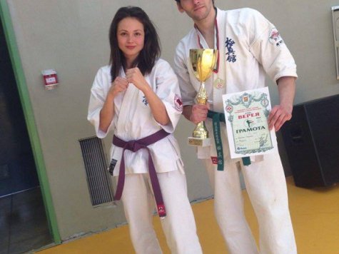 Възпитаник на Стопанска академия „Димитър А. Ценов” с златен медал от международно първенство по Киокушин карате.