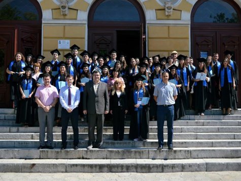 Академични преподаватели гостуваха на церемония по връчване на дипломите в ПДТГ „Димитър Хадживасилев“