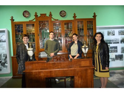 Катедра „Социални и правни науки” организира посещение на студенти в Академичния музей