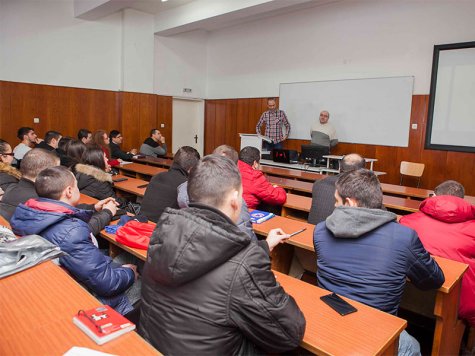 Възможности за студентски стаж в IT сектора представиха пред свищовски студенти от специалност „Бизнес информатика”