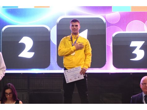 Възпитаник на Свищовската академия стана световен шампион по Годжу-рю карате