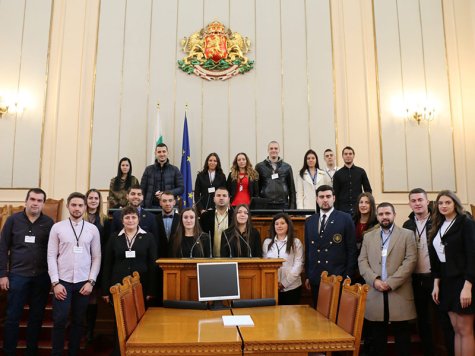 Представители на Студентски съвет посетиха Народното събрание и участваха в церемонията за „Студент на годината”