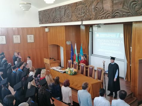В Стопанска академия "Д. А. Ценов" се дипломира Випуск 2021 в ОКС "бакалавър" от факултети ПТБ и СО