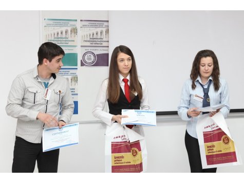 Средношколци от страната станаха мениджъри на IT отдели в Национално ученическо състезание по бизнес информатика в Стопанска академия