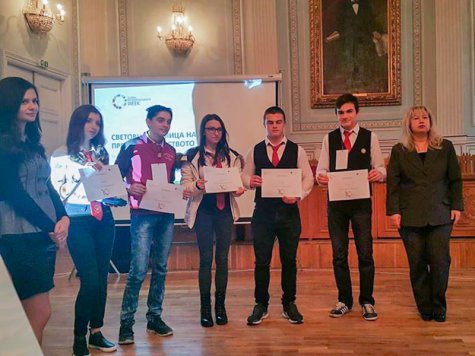 Студенти и академичен преподавател участваха в Иновационен лагер на Професионална държавна търговска гимназия в Свищов