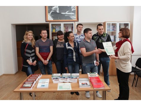 Стопанска академия връчи за първи път награда в Националния конкурс „Звездици за Лора”
