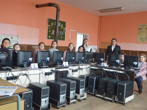 Поредно училище откри нов компютърен кабинет с дарени конфигурации от Стопанска академия „Д. А. Ценов” - Свищов