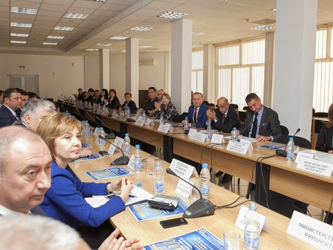 Професионалната компетентност на работещите в контролните институции дискутираха на национален форум в Стопанска академия