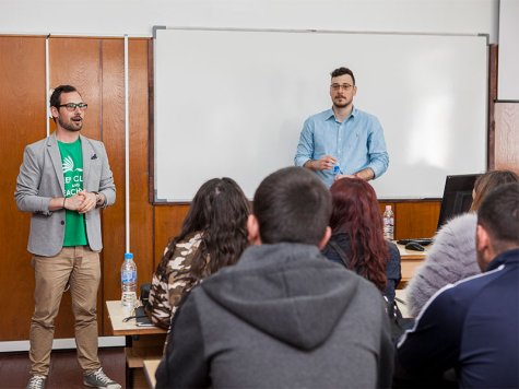 „Пътят към успеха” представи пред свищовски студенти възпитаник на Стопанска академия
