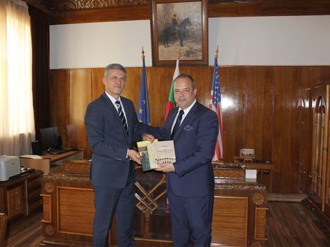 Генералният консул на България в Чикаго посети Стопанска академия