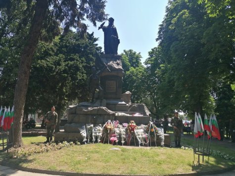 Академичната общност почете паметта на Ботев и загиналите за свободата на България