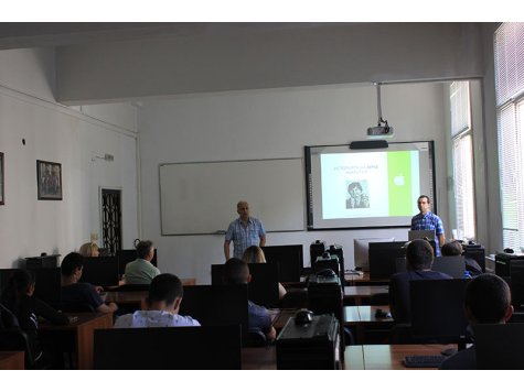 Катедра „Бизнес информатика” посрещна свищовски ученици от специалност „Компютърна техника и технологии”