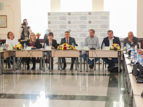 Проблеми и перспективи за развитие на земеделието в България дискутираха на кръгла маса в Стопанска академия