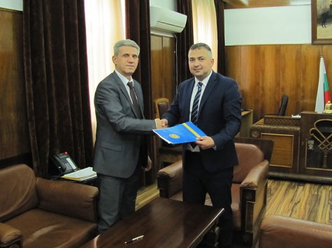 Ново споразумение продължава успешното сътрудничество между Стопанска академия – Свищов и ДиУеър – София
