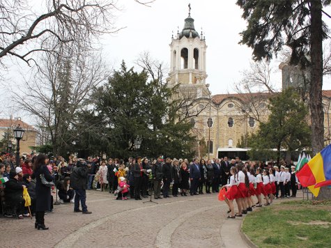 Академичната общност участва в честването на 3 март в Свищов